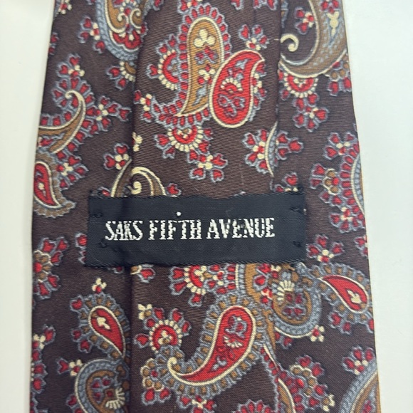 Saks Fifth Avenue Brown, Green, Red & Gold Paisley 100% Silk Tie - Picture 5 of 6